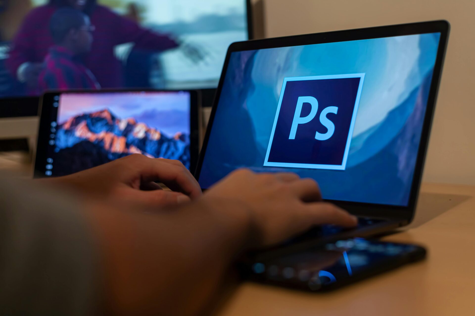 ノートパソコン　Office Adobe cs6 イラレ　Photoshop photoshop-1920x1280.jpg